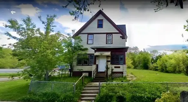 2034 N 37th St, Milwaukee, WI 53208
