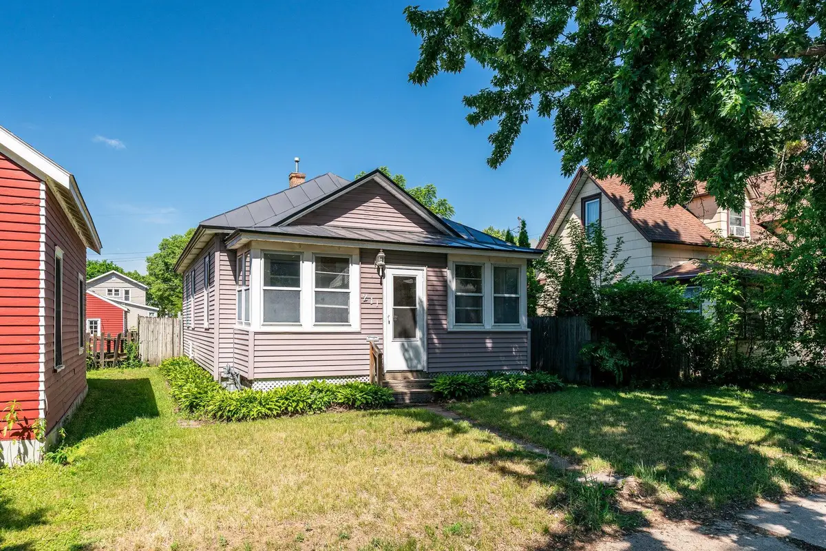 211 Caledonia St, La Crosse, WI 54603 - #1