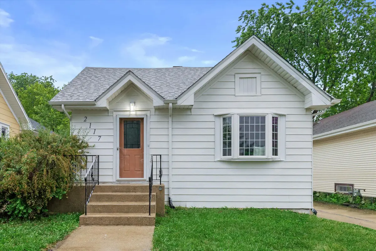 2117 Indiana St, Racine, WI 53405 - #1