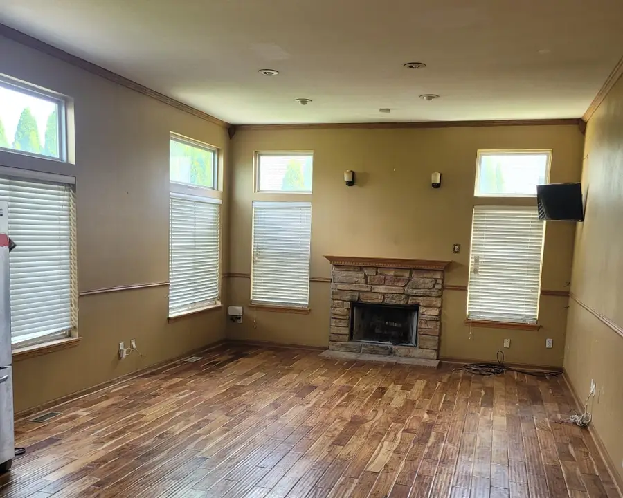 11039 W Fairlane Ave, Milwaukee, WI 53224 - #3