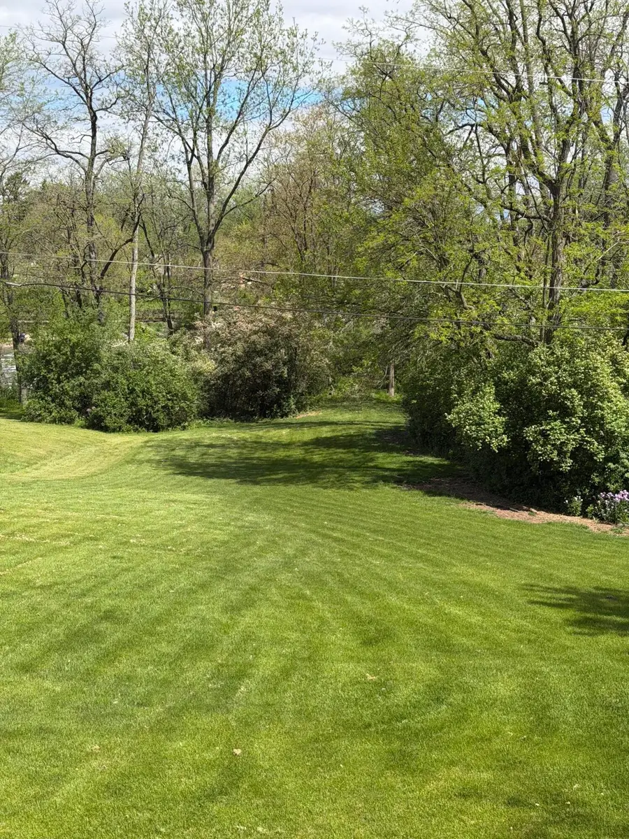 5550 W Parkview Dr, Mequon, WI 53092 - #3