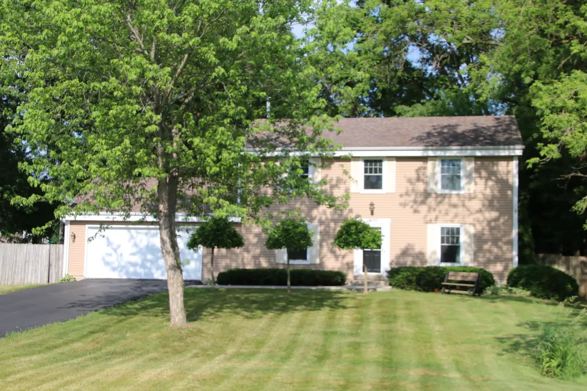 1400 S Ridgeway Rd, New Berlin, WI 53146 - #1