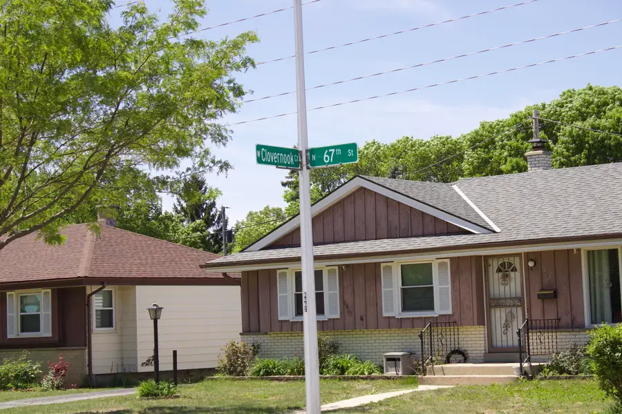 6650 W Clovernook Ct, Milwaukee, WI 53223 - #3