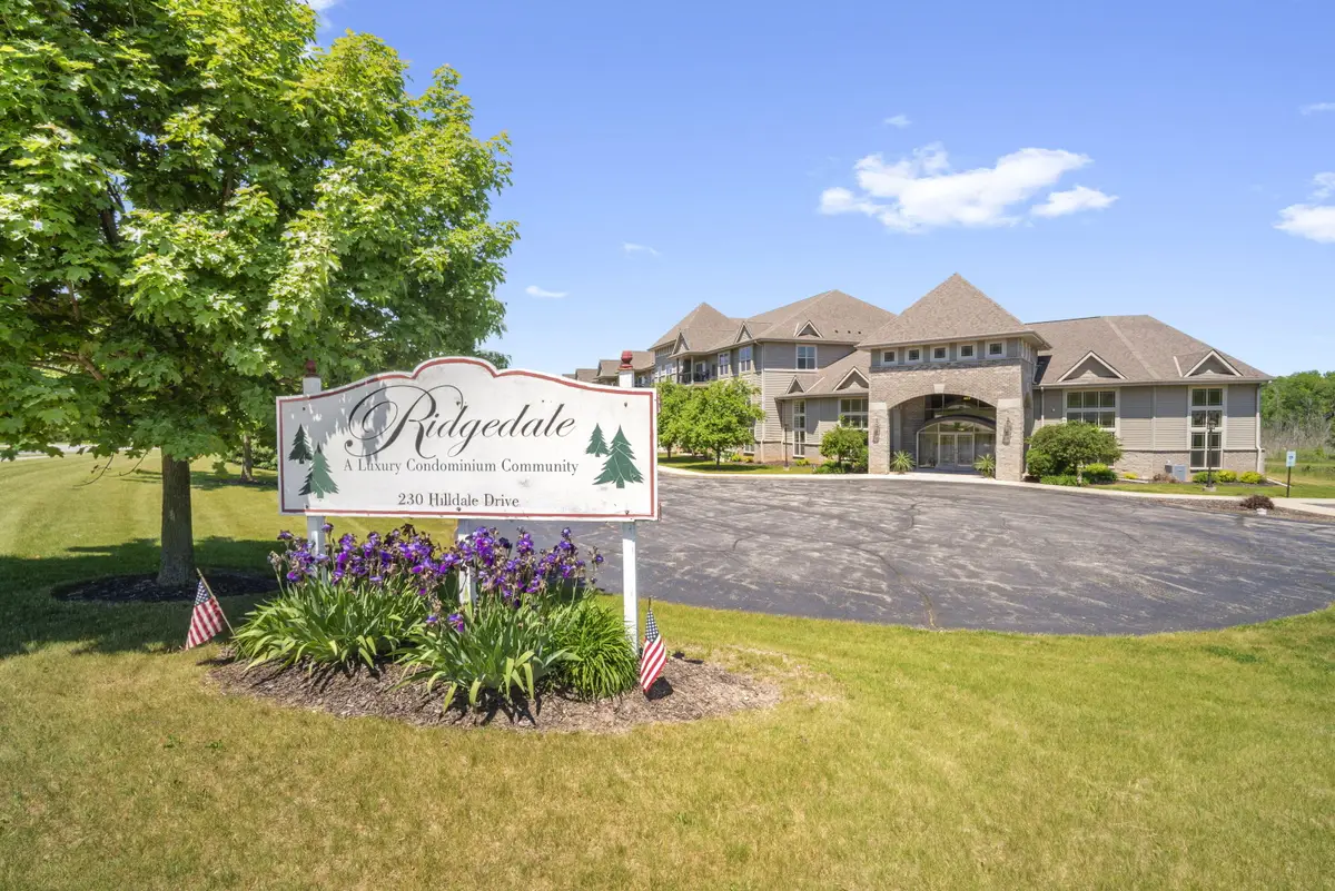 230 Hilldale Dr, Hartford, WI 53027 - #1