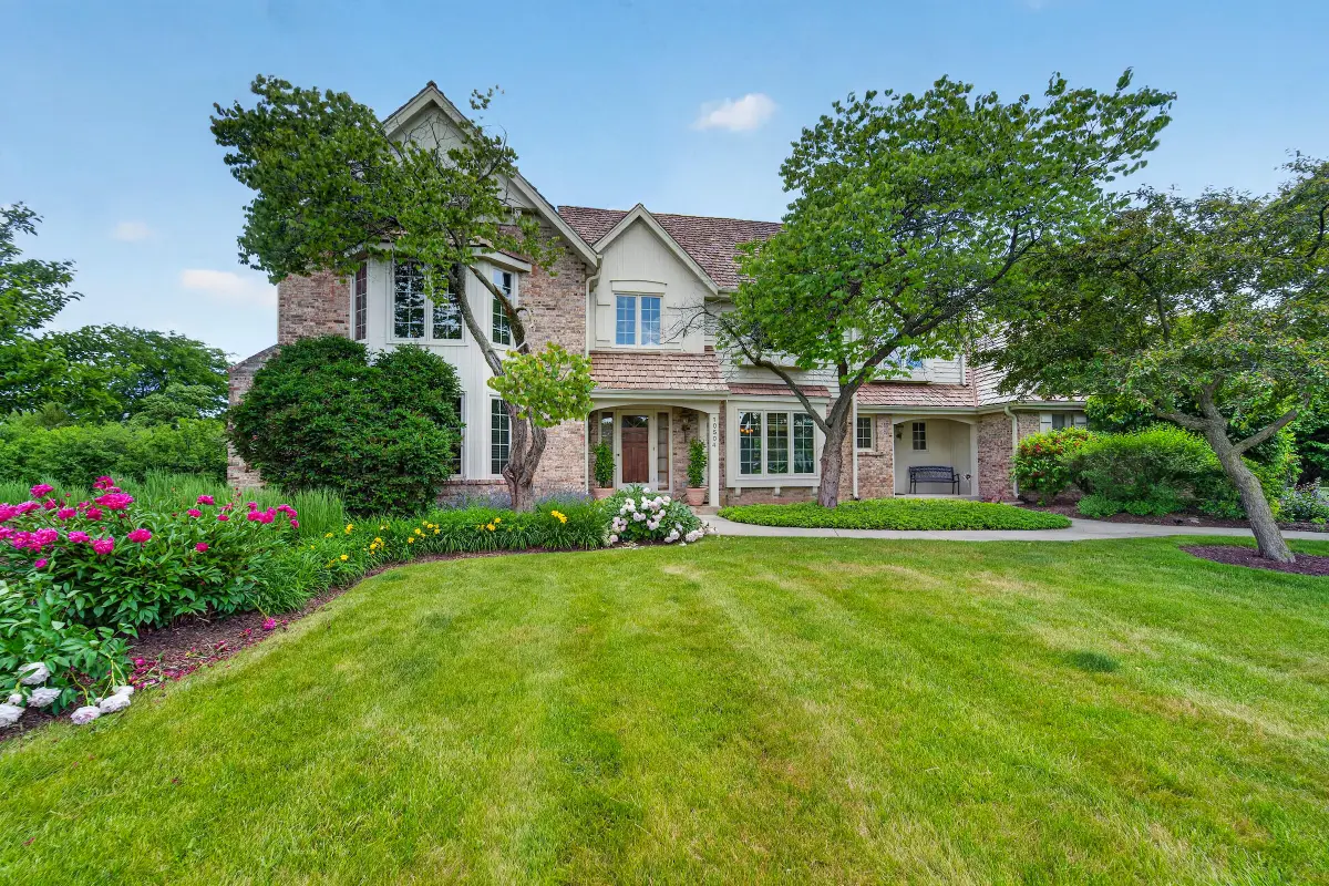10504 N Haddonstone Pl, Mequon, WI 53092 - #1