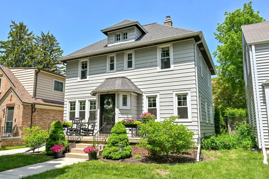 912 E Meadow Pl, Whitefish Bay, WI 53217 - #2