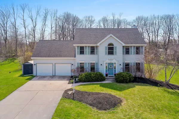 4406 Hunters Glen Dr, Sheboygan, WI 53083