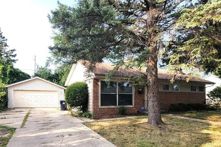 7519 W Sheridan Ave, Milwaukee, WI 53218 - #2