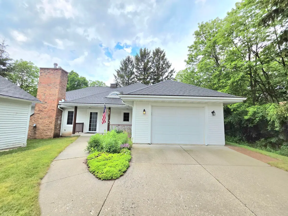 707 Giddings Ave, Sheboygan Falls, WI 53085 - #1