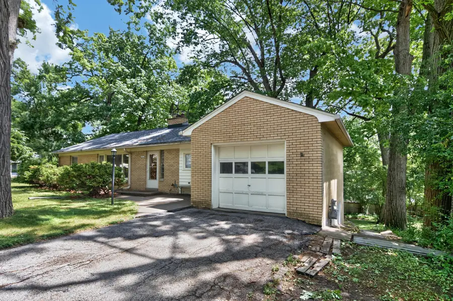 11605 W Mount Vernon Ave, Wauwatosa, WI 53226 - #2