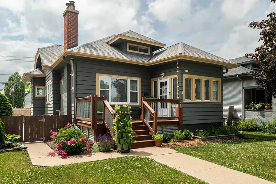 1015 S 76th St, West Allis, WI 53214 - #2