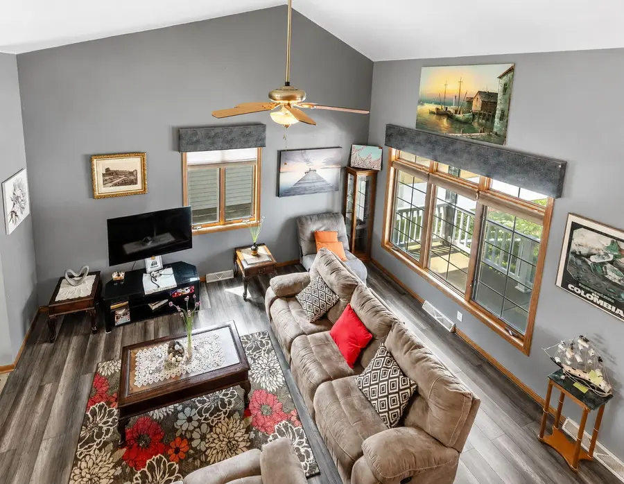 3297 E Ramsey Ave, Cudahy, WI 53110 - #3
