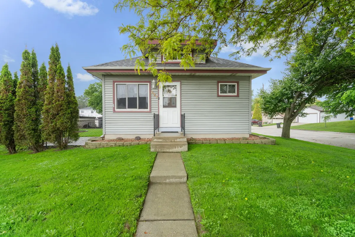 627 Blake Ave, South Milwaukee, WI 53172 - #1