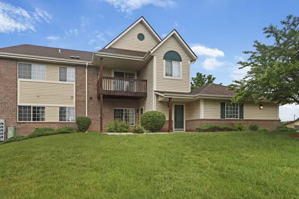 6915 Dale Dr, Caledonia, WI 53402