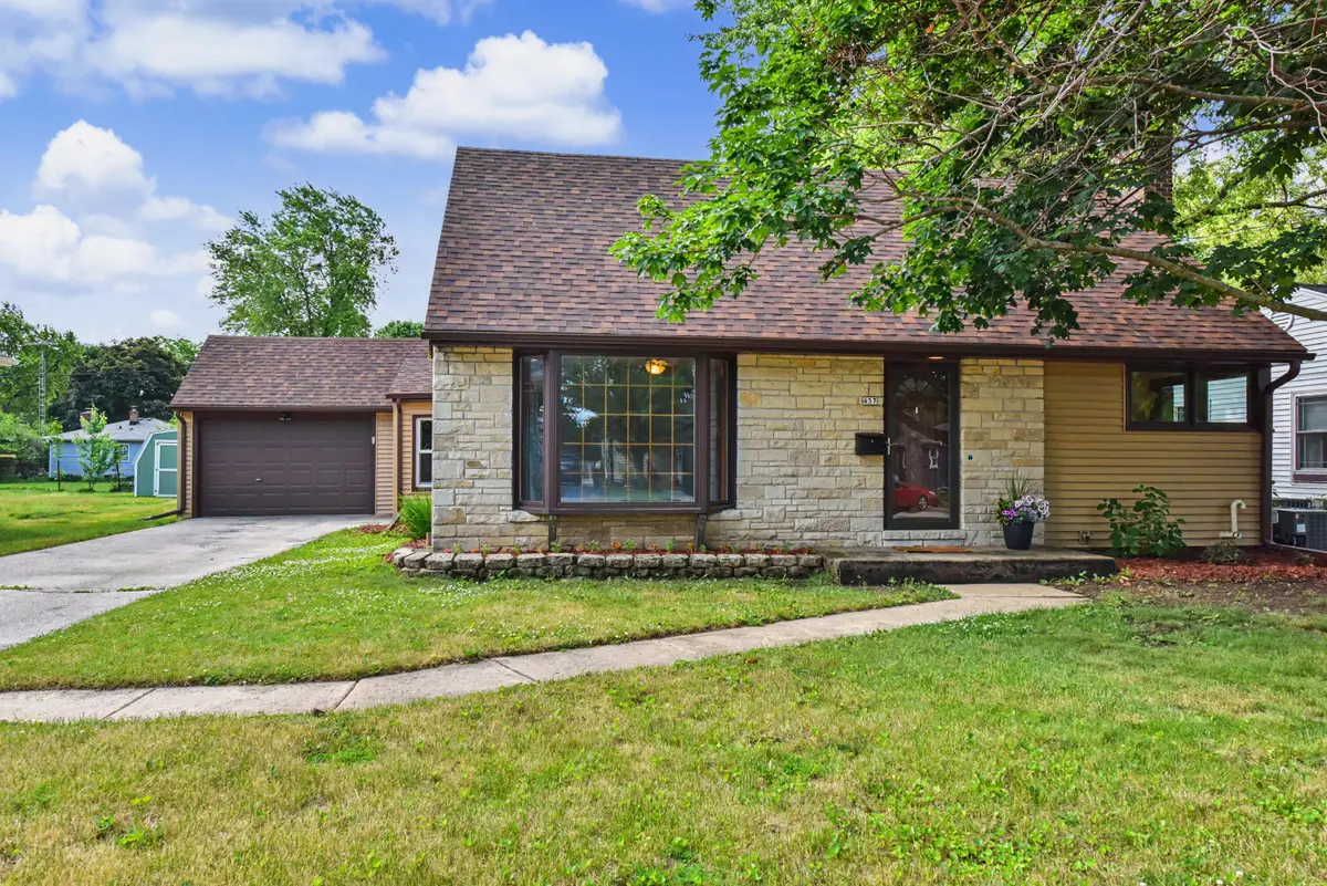 457 W 5th St, Oconomowoc, WI 53066 - #1