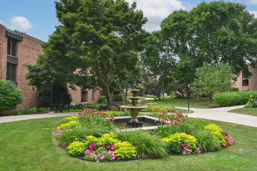 3838 N Oakland Ave, Shorewood, WI 53211 - #2