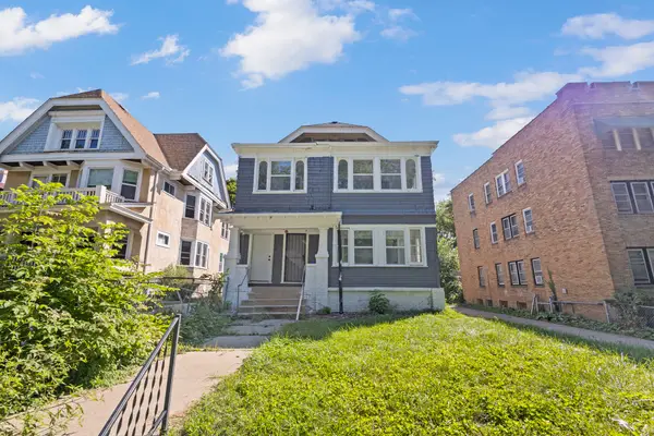 4266 W Highland Blvd, Milwaukee, WI 53208