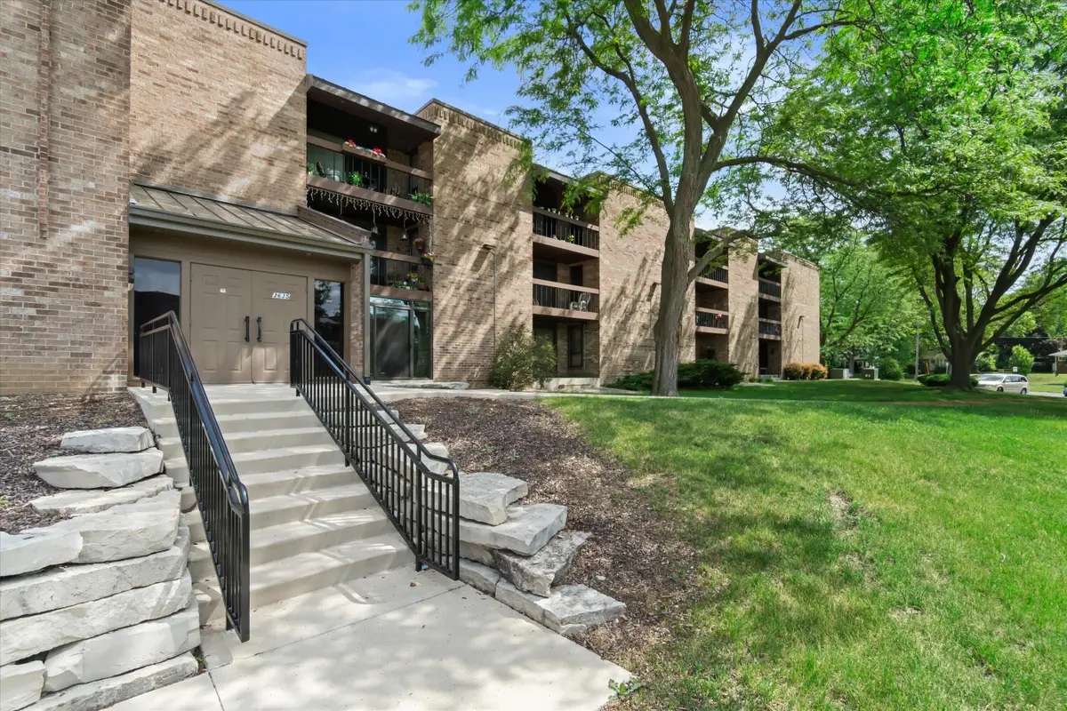 3635 N Tucker Pl, Milwaukee, WI 53222 - #1
