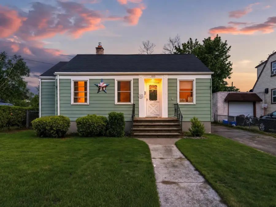1013 28th St, Two Rivers, WI 54241 - #2