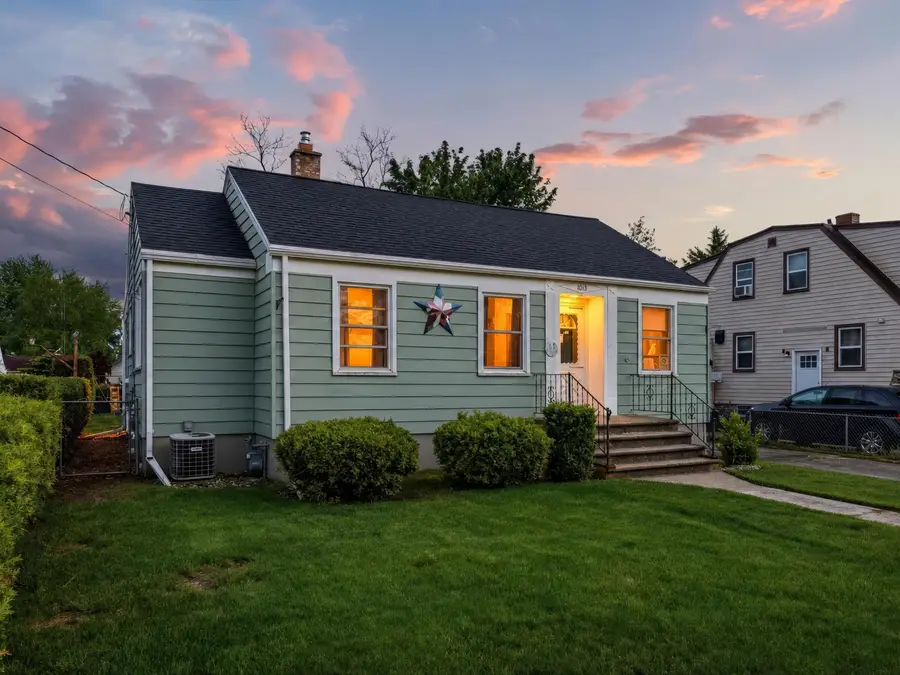 1013 28th St, Two Rivers, WI 54241 - #3