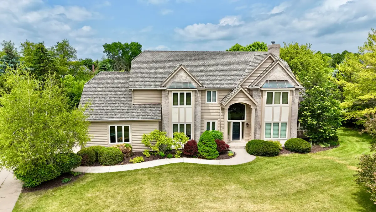 10431 N Gazebo Hill Pkwy E, Mequon, WI 53092 - #1