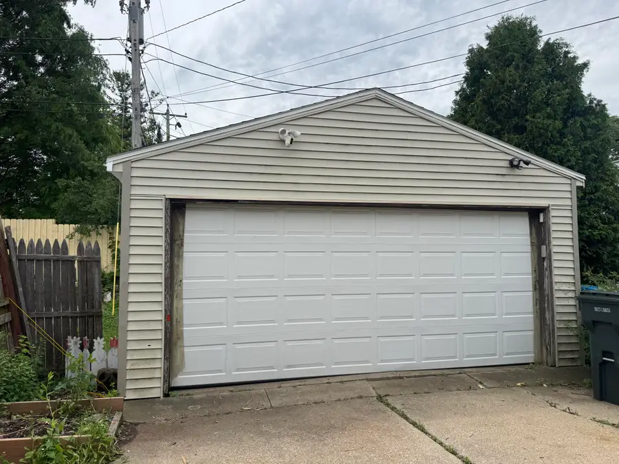 8525 W Lincoln Ave, West Allis, WI 53227 - #2