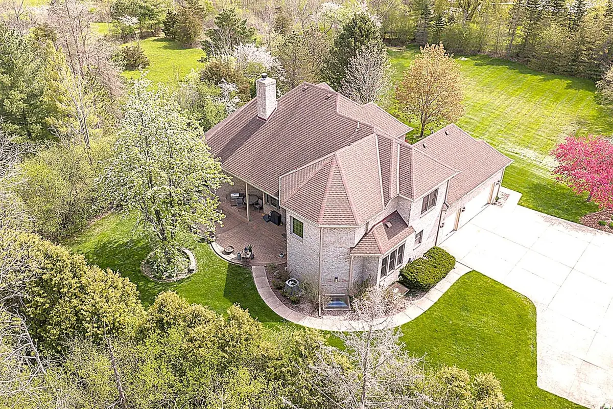 10935 N Oriole Ln, Mequon, WI 53092 - #1