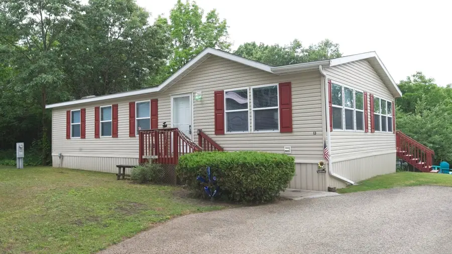 N6265 Suburban Heights Rd, Pardeeville, WI 53954 - #2