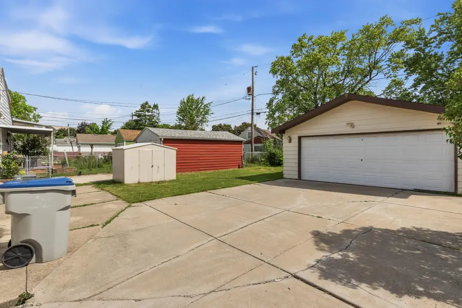 4710 W Sumac Pl, Milwaukee, WI 53219 - #3