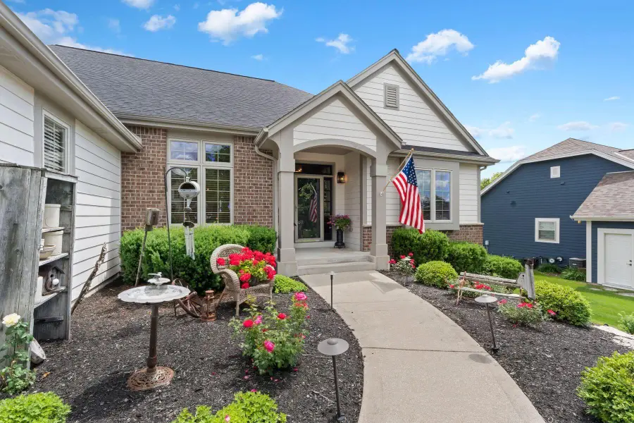 W230N7956 Bluebill Dr, Sussex, WI 53089 - #2