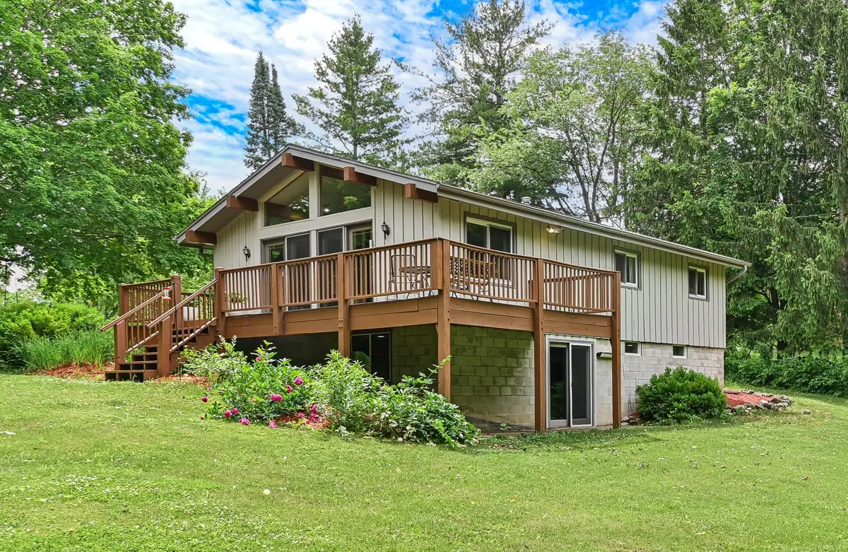 W277S8435 Riverview Dr, Vernon, WI 53149 - #1
