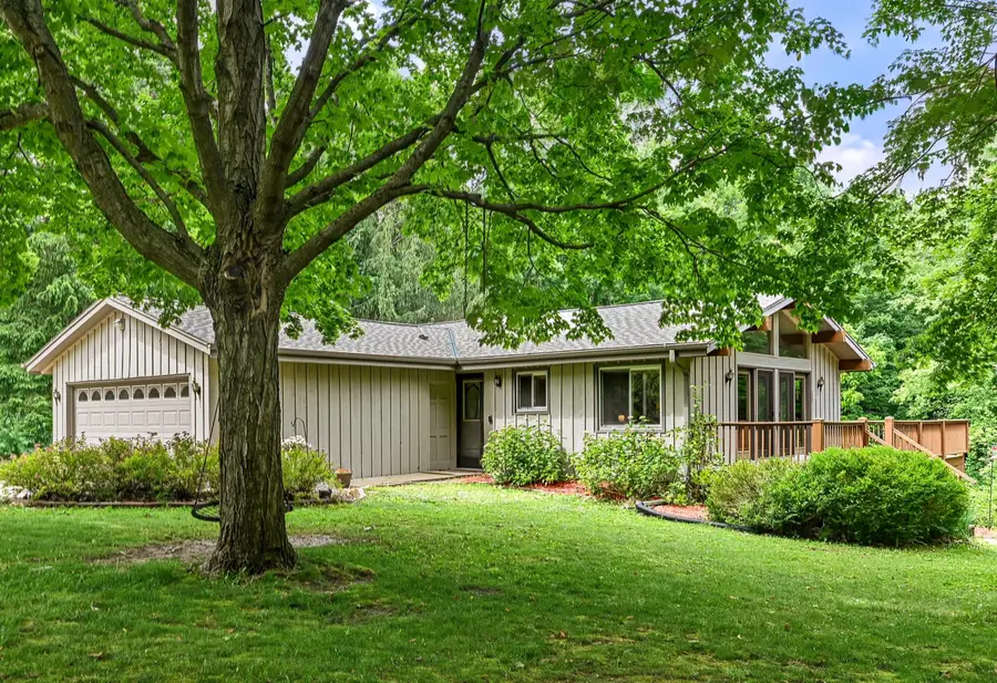 W277S8435 Riverview Dr, Vernon, WI 53149 - #2