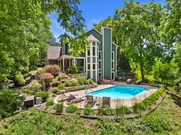 W246S6355 Clearview Ln, Vernon, WI 53189