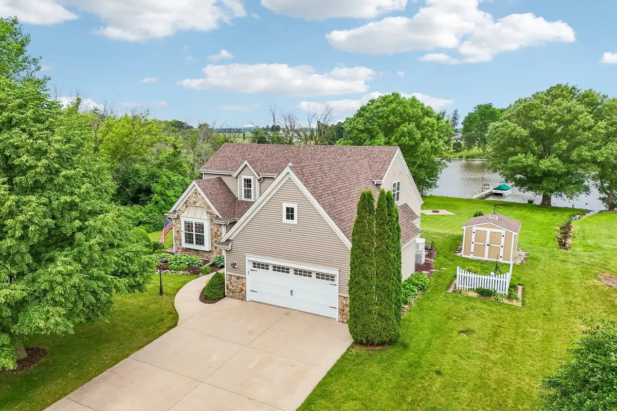 1085 Hillebrand Dr, Jefferson, WI 53549 - #1
