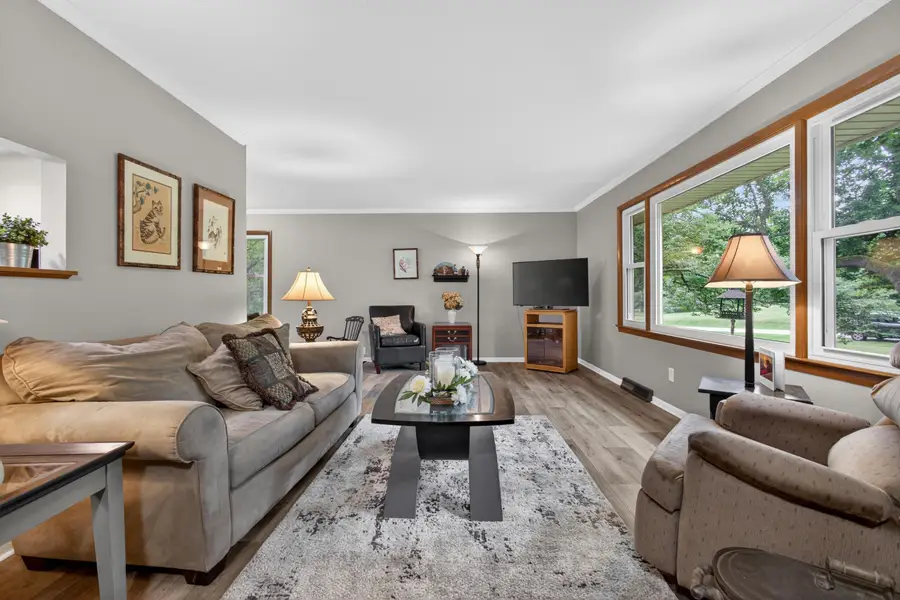 N2W27268 Lyles Dr, Waukesha, WI 53188 - #2