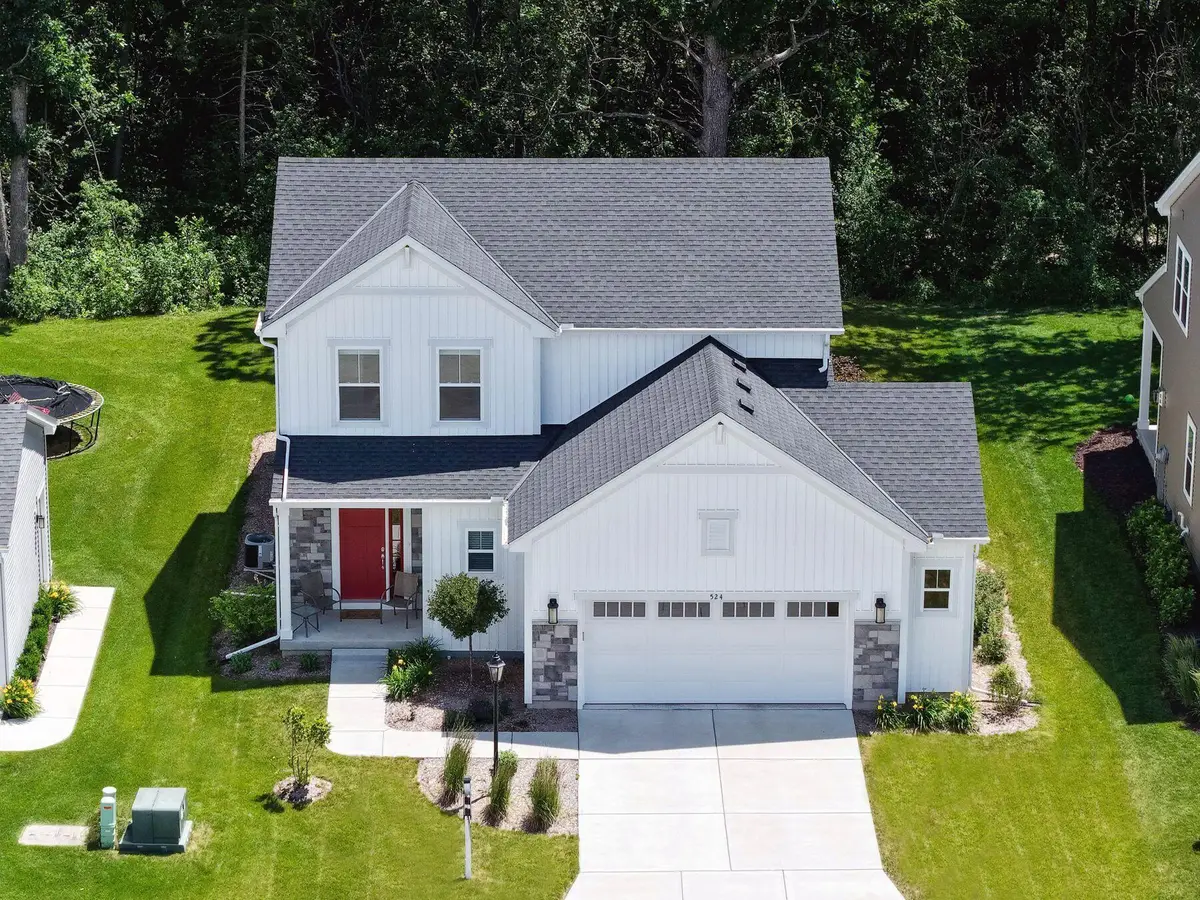524 Wild Oak Rd, Hartland, WI 53029 - #1