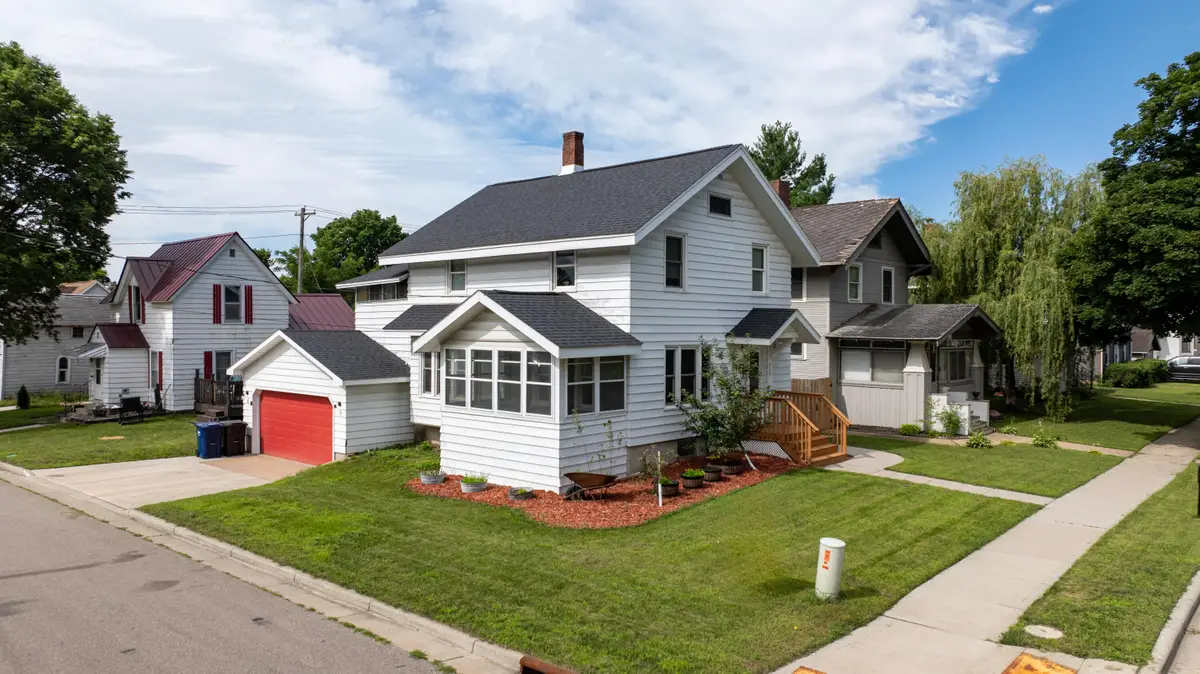 319 E Main St, Sparta, WI 54656 - #1