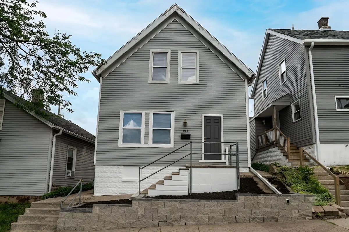 547 N 25th St, Milwaukee, WI 53233 - #1