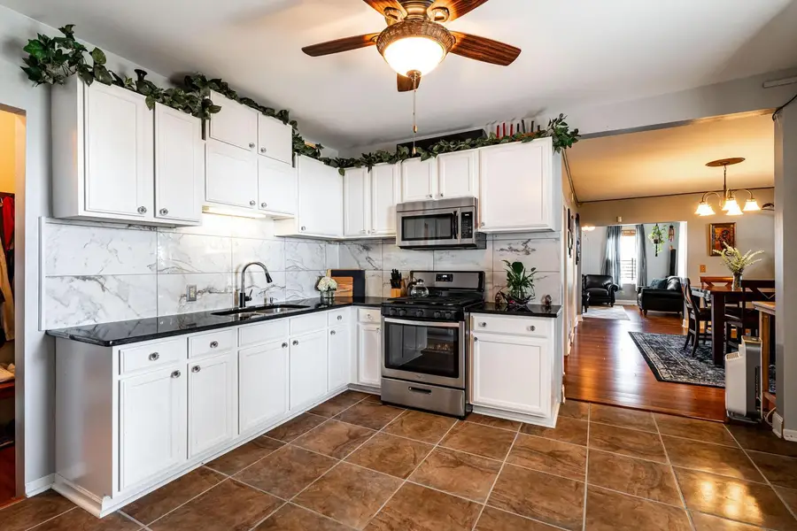 201 N 36th St, Milwaukee, WI 53208 - #2