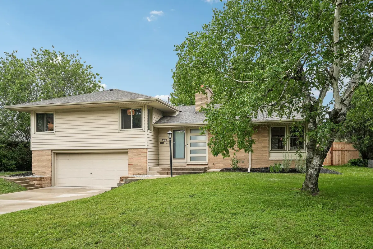 7524 W Wisconsin Ave, Wauwatosa, WI 53213 - #1