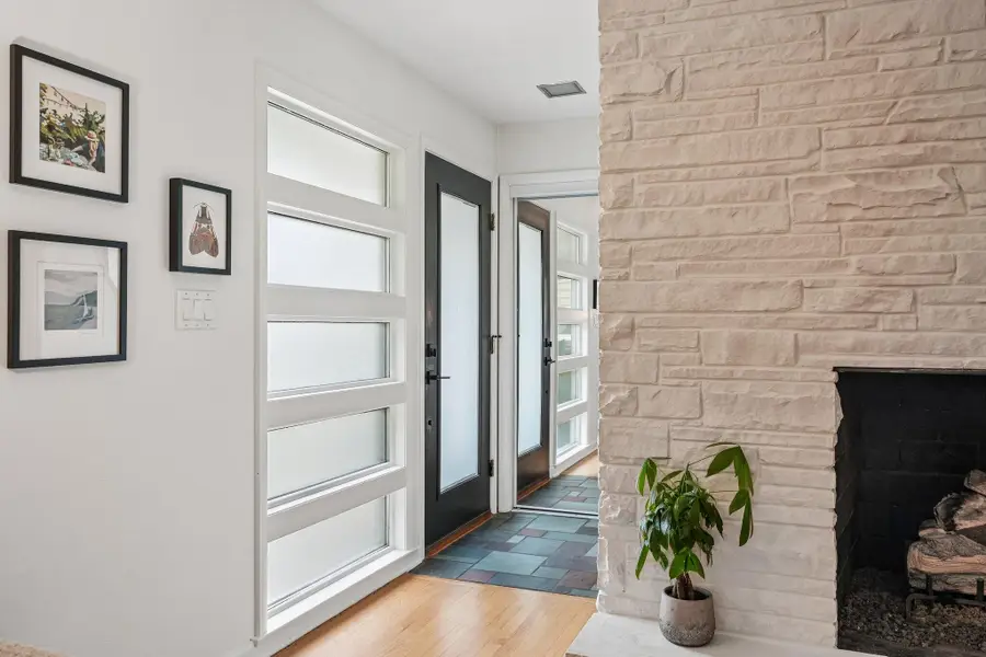 7524 W Wisconsin Ave, Wauwatosa, WI 53213 - #2