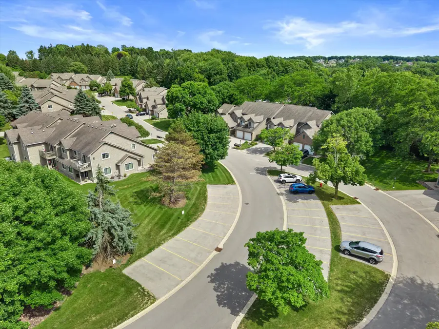 18575 Brookfield Lake Dr, Brookfield, WI 53045 - #3