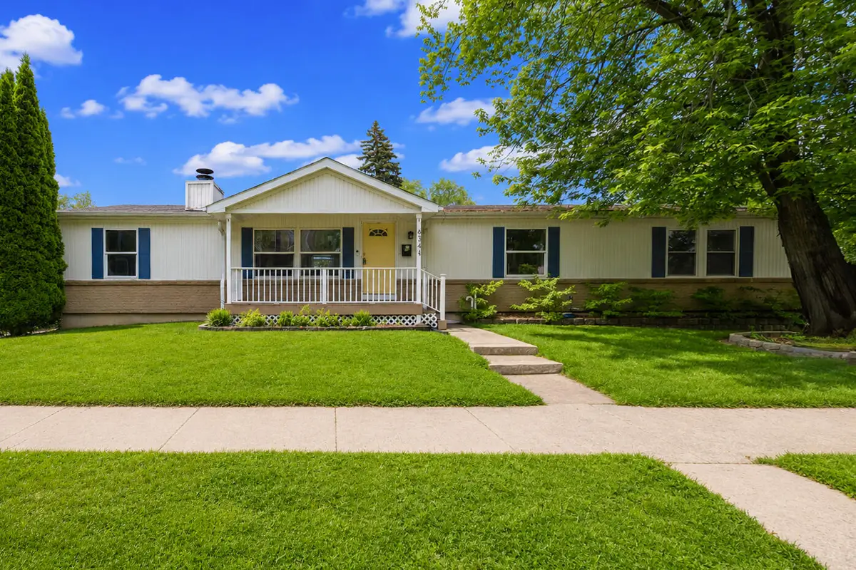 634 N Wisconsin St, Port Washington, WI 53074 - #1