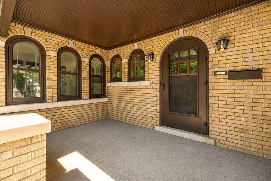 3161 S 11th St, Milwaukee, WI 53215 - #2