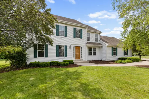 8621 Talamasca Dr, Caledonia, WI 53126