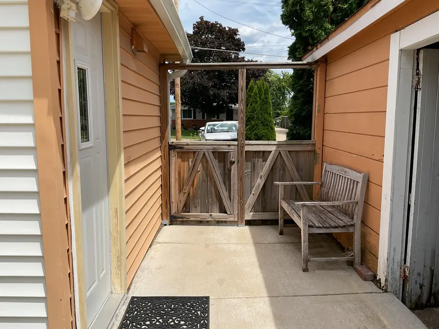 6108 54th Ave, Kenosha, WI 53142 - #2