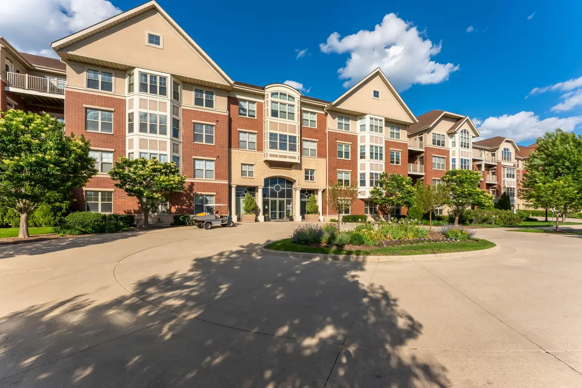 4120 S Lake Dr, Saint Francis, WI 53235 - #1