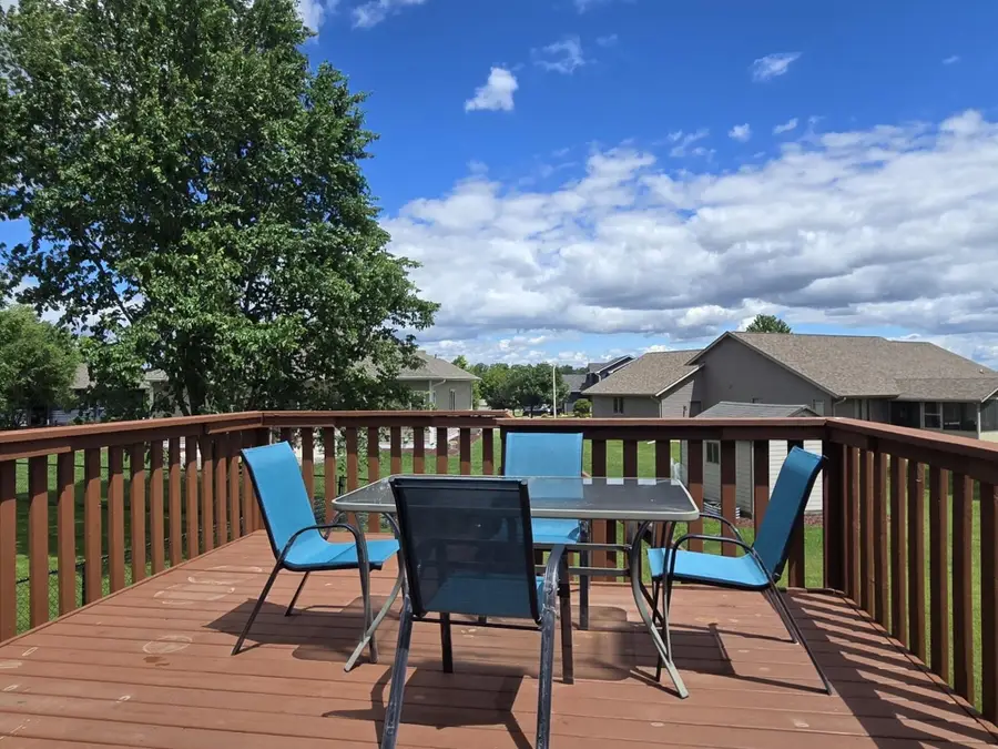 34 S Wyler Dr, Evansville, WI 53536 - #3