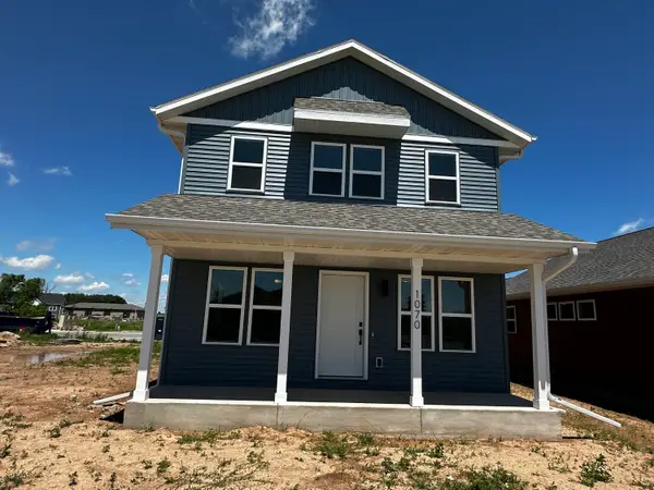 1070 Happy Ln, Sheboygan Falls, WI 53085