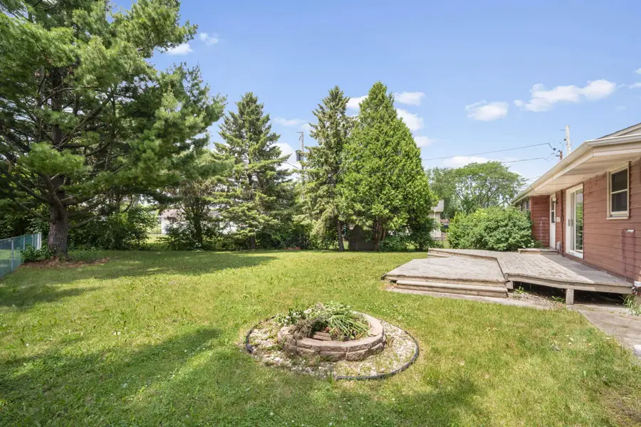 7565 S Lenox Ave, Oak Creek, WI 53154 - #2
